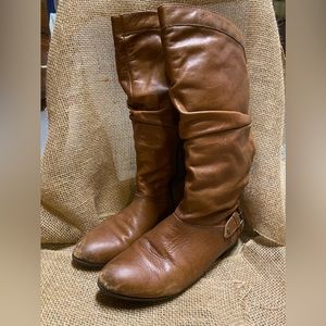 Aldo boots. Front toe area need some shoe polish, but besides that in good shape